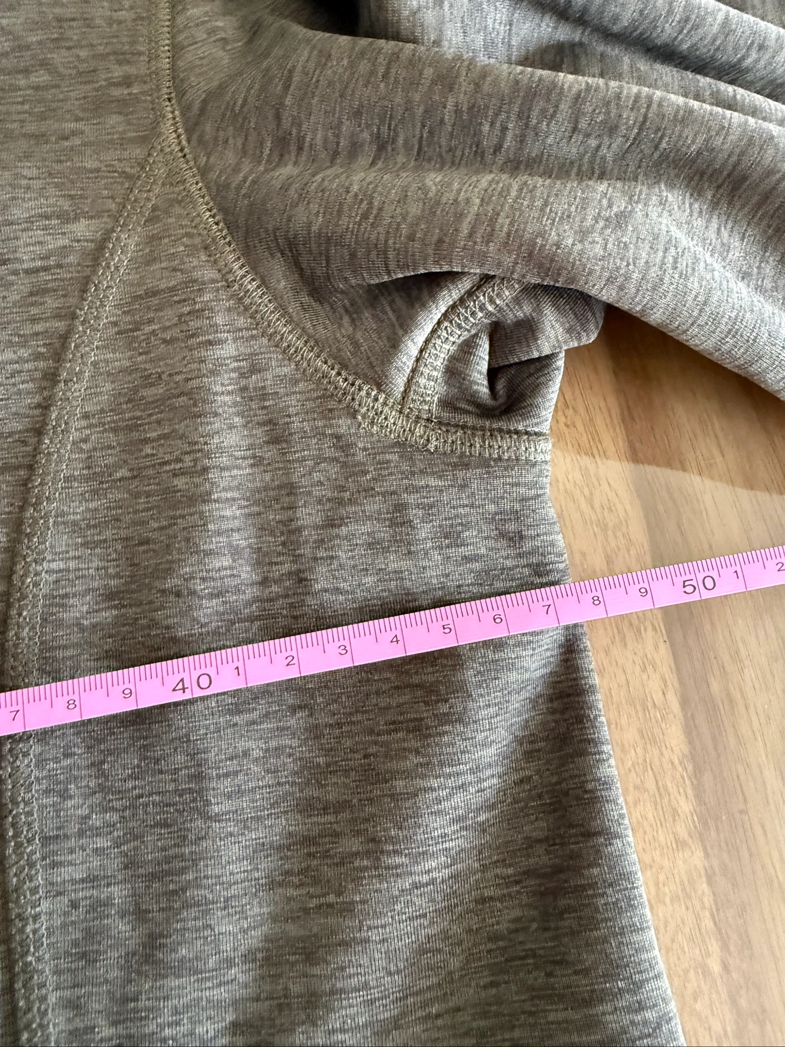 Veste The North Face feminina acolchoada - Tamanho M - Excelente estado - ideal para atividades ao ar livre – photo 16